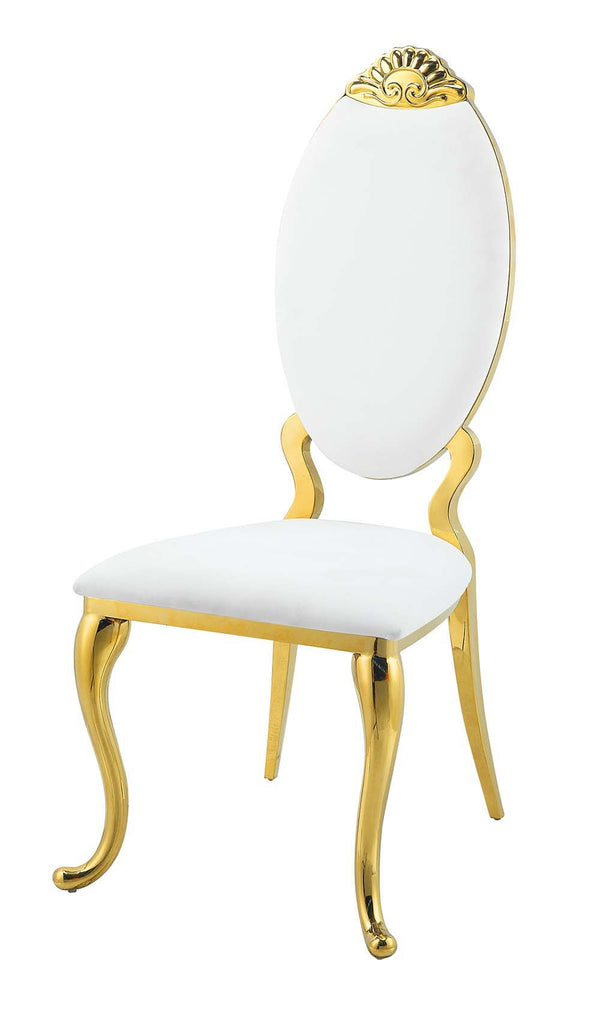 With modern and classic design elements perfectly merged into one to create the Fallon dining table. The round white marble tabletop is classic and will always stay in fashion, paired with the fresh gleaming golden base to create a chic piece. The single 