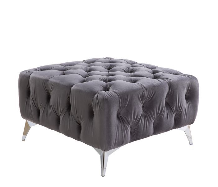 â€¢KD Legs<br/><br/><b>Product Features</b><ul><li>KD Leg</li><li>Seat Construction: Full Foam</li><li>Accent Pillow Included</li><li>Tight Seat & Back Cushion</li><li>Wooden Inner Frame</li><li>Botton Tufted</li><li>Metal Leg</li><li>LF Sectional</li><li
