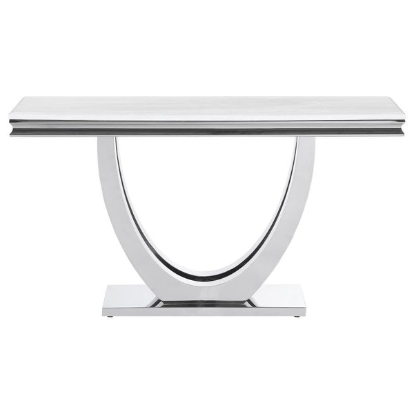  adds sculptural beauty and durability. 