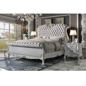  Trim & Claw Style Legs Wooden Frame & Poly-Resin Motifs