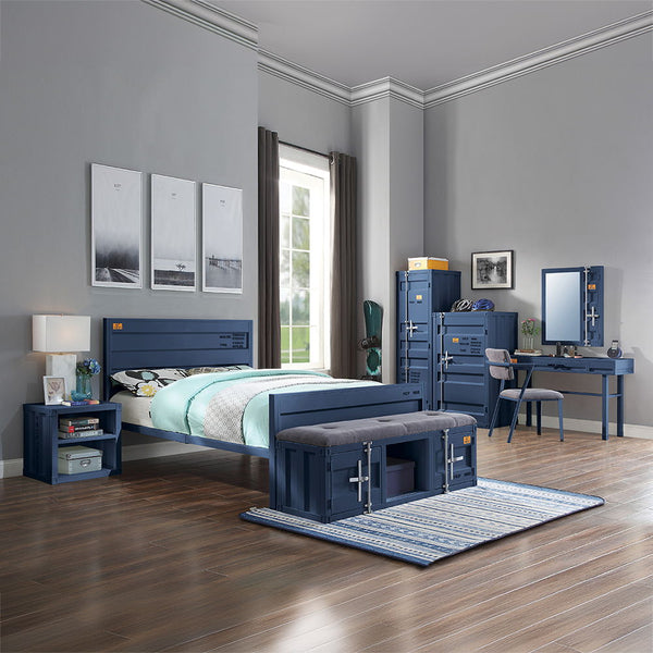  Storage: 2 Open Compartments (1 Metal Fixed Shelf) Features: Metal Frame