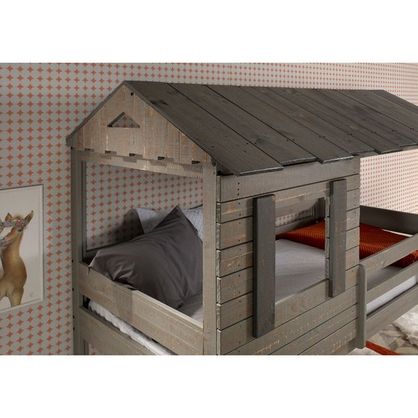  as well as a ladder for easy access to and from the top bed. Perfectly complemented by a Multi