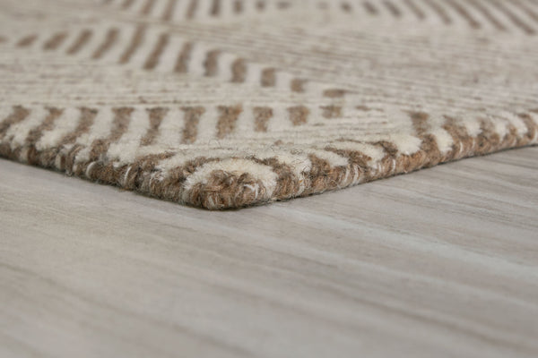  rich texture and captivating two-tone colorway