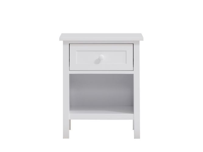 Keep our bedroom well organized with the Iolanda bedroom collection. The refreshing white finish makes it easy to style around and will give any room an instant upgrade. The bed features two storage drawers, convenient for not taking up any additional spa