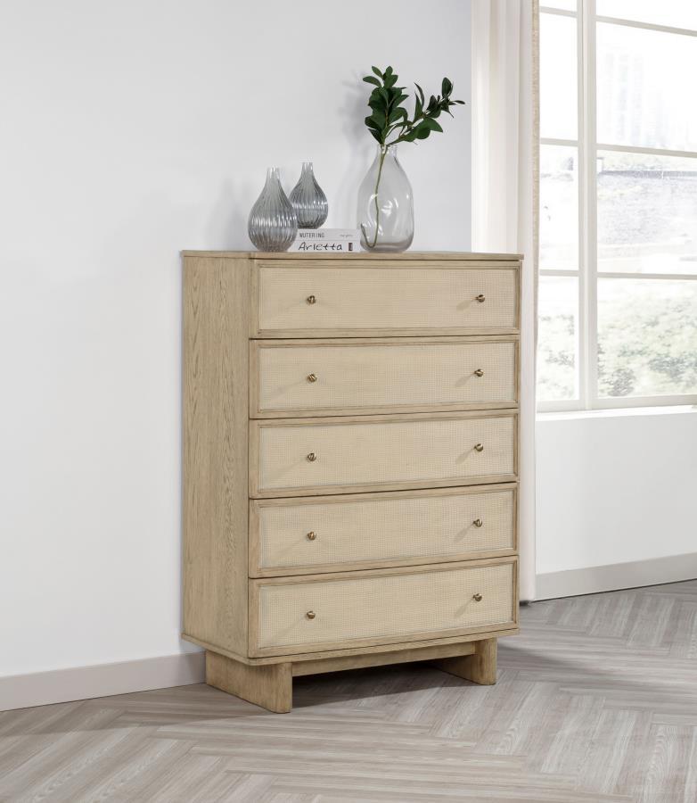 This five-drawer chest is the perfect blend of practicality and style, offering ample storage for your bedroom while enhancing its overall aesthetic. The beige oak finish exudes natural warmth, while the smooth metal extension glides ensure easy access to
