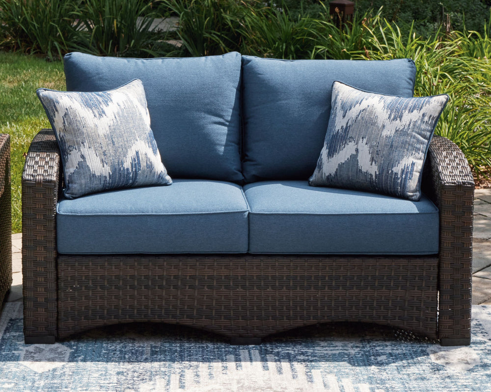 Clearly for those with exceptionally good taste, this loveseat is the perfect addition to any outdoor setting. Its all-weather resin wicker, aluminum frame and Nuvella+ upholstered cushions offer years of beauty. Designed for easy maintenance, the lovesea