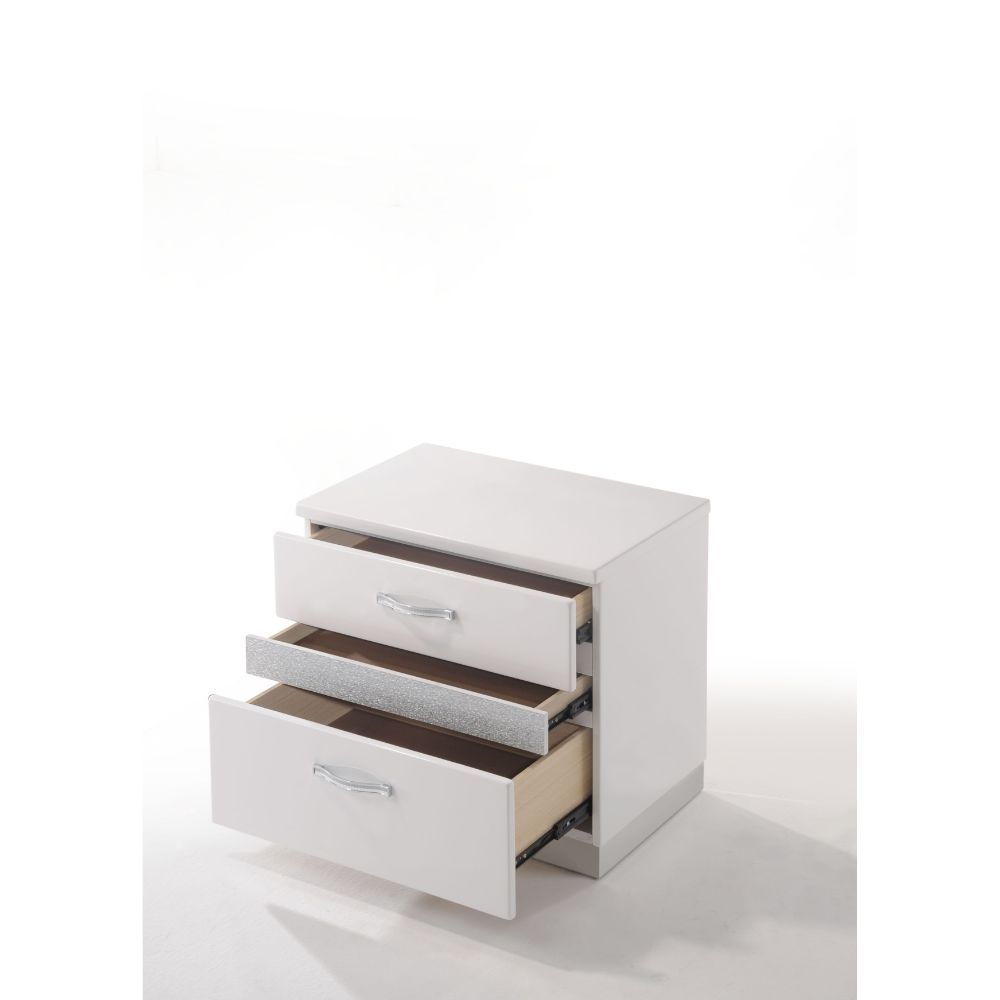 3 Drw 2 Drw & 1 Hidden Jewelry Drawer (Sparkling Front & Felt-Lined) Drawer: Glide Side Metal (Full Ext, Safety Stop, Close Manual Push), Dovetail English Front & Back, Felt-Lined all drawers Drawer Hardware: Single Handle (Pull-Out Hidden Jewelry Drawer 