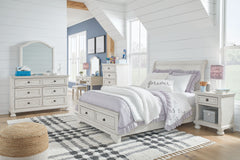 Robbinsdale - 10 Pc. - Dresser, Mirror, Chest, Full Sleigh Storage Bed, 2 Nightstands, Vanity Set - Antique White