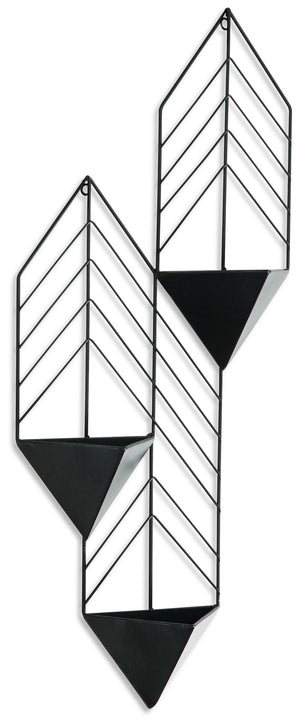  it makes such a simply chic statement.<br/><br/><b>Product Features</b><ul><li>Made of metal</li><li>Black finish<