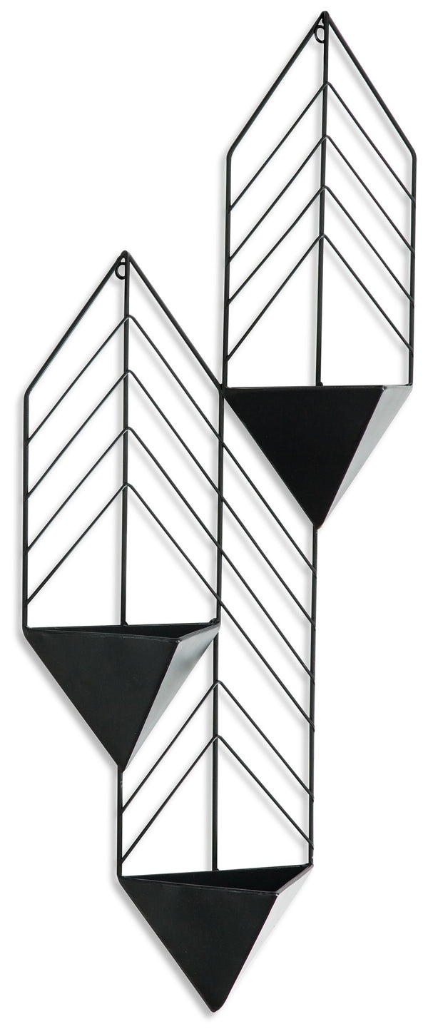  it makes such a simply chic statement.<br/><br/><b>Product Features</b><ul><li>Made of metal</li><li>Black finish<