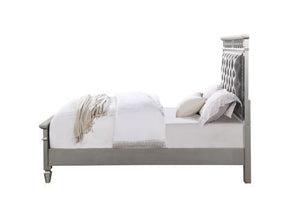  and the nailhead trim perfectly finishes the headboard. The si