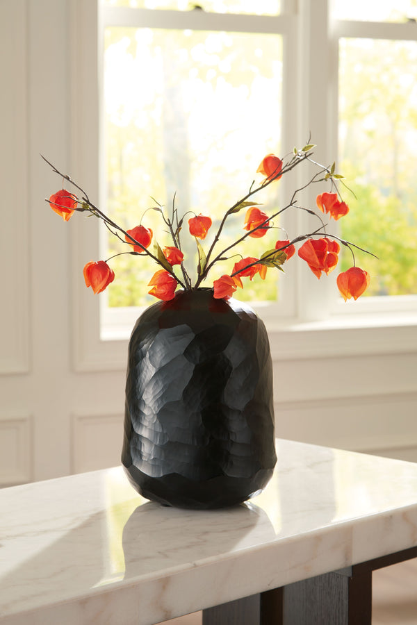  the cool black glass delivers true textural appeal from every angle. Itâ€™ll bring an artful touch wherever you see fit.<br/><br/><b>Product Features</b><ul><li>