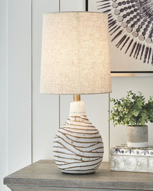  this light will illuminate your decor with style.<br><br><