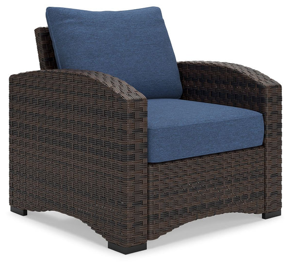 Clearly for those with exceptionally good taste, this lounge chair is the perfect addition to any outdoor setting. Its all-weather resin wicker, aluminum frame and Nuvella+ upholstered cushions offer years of beauty. Designed for easy maintenance, the cha