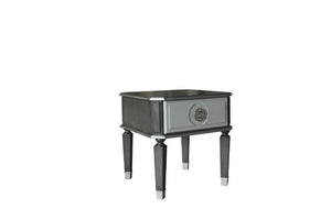 A touch of European Romanticism and sophistication with modern elements, this House Beatrice occasional set creates a display of brilliance. Shown in a charcoal and light gray finish, the subtle detailing accentuating the simple frame structure and enhanc