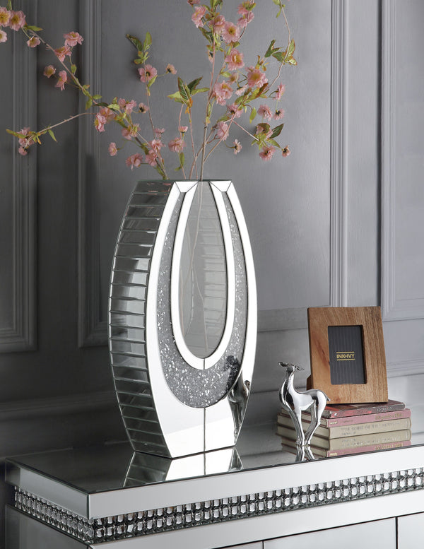  with clear beveled glass surface and faux diamonds inlay that highlight its glamorous style. The accent 