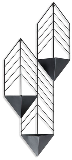 Let style bloom inside or out with this metal wall planter. Whether housing an indoor herb garden or beautifying a patio, deck or pool area, it makes such a simply chic statement.<br/><br/><b>Product Features</b><ul><li>Made of metal</li><li>Black finish<