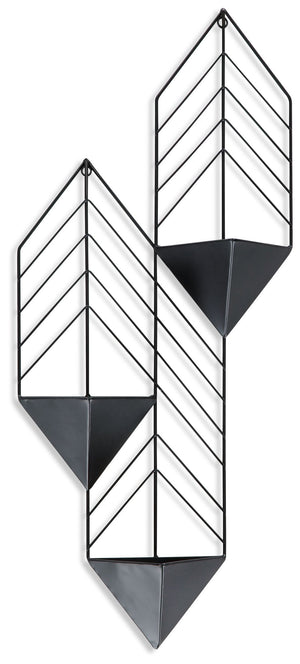Let style bloom inside or out with this metal wall planter. Whether housing an indoor herb garden or beautifying a patio, deck or pool area, it makes such a simply chic statement.<br/><br/><b>Product Features</b><ul><li>Made of metal</li><li>Black finish<