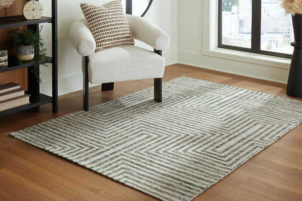  this piece takes a stand at the forefront of contemporary trends. It-'s a welcome addition anywhere and everywhere.<br/><br/><b>Product Feature