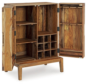  brings an organically stunning vibe to your home. Strikingly simple