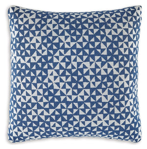 This accent pillow is designed with your leisure and luxury in mind. And the durable high-performance fabric is designed for softness, strength and real life. When itâ€™s time for a refresh, simply unzip the cover, toss it into the washer and itâ€™s good 
