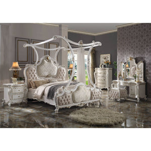 The Picardy bedroom collection brings the influence of European antiques to life with vintage traditional style, and a gorgeous antique pearl finish. The hand-applied finish enhances the beauty of the detailed woodwork and oversized scrolled moldings. The