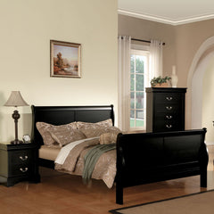 The Louis Philippe III collection brings traditional style details from its sleigh beds, featuring KD headboard, and footboard. Crafted with selected wood and veneers is available in different finish to choose from antique gray, black, cherry and white fi