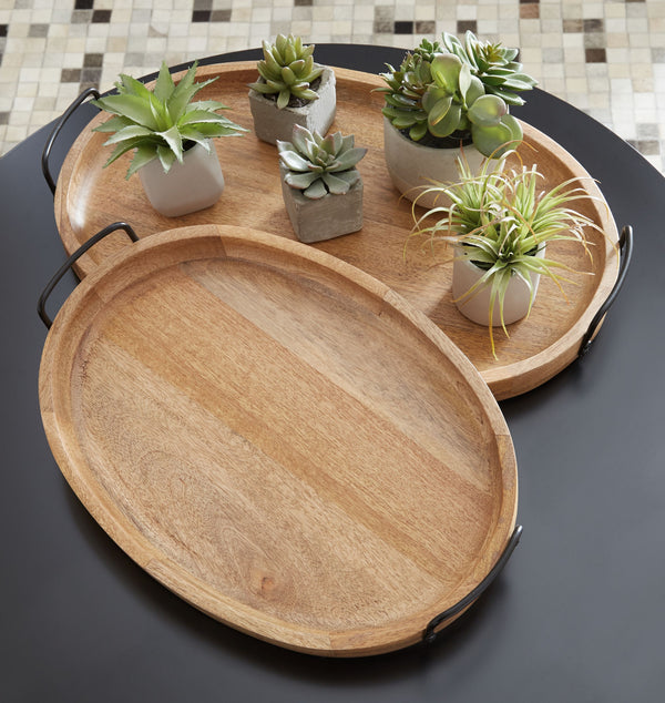  this set of wood and metal trays is loaded with rustic charm and chic character.<br><br><b>Additional Dimensions</b><br><ul><li>Tray-small: 0-"</li><li>T