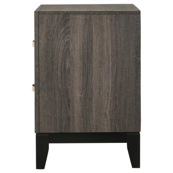  exposed wood grain that oozes sophistication. Tapered legs in a black fi