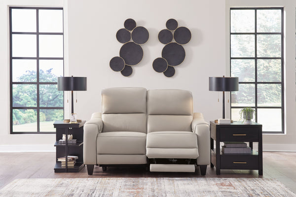  thanks to subtly incorporated one-touch reclining and adjustable headrests. With chic exposed legs and stunning stitc