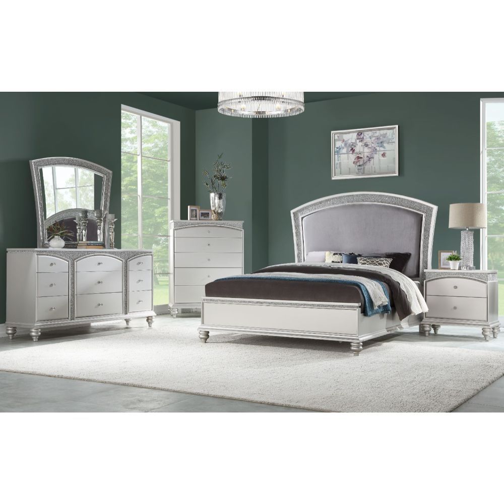 The Maverick bedroom collection provides a commanding presence in any bedroom. This contemporary panel bed features a fully padded headboard with low profile footboard, crafted with a transitional look that is an ideal addition to your bedroom. The headbo