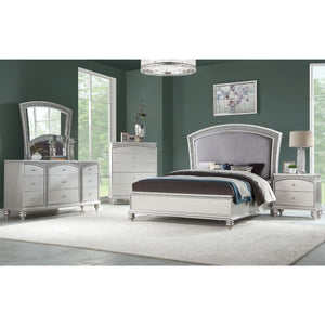The Maverick bedroom collection provides a commanding presence in any bedroom. This contemporary panel bed features a fully padded headboard with low profile footboard, crafted with a transitional look that is an ideal addition to your bedroom. The headbo