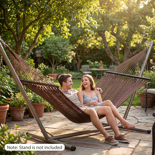 Spacious bed surface comfortably fits 2 people side-by-side<br>Supports up to 600 lbs for secure double lounging<br>Hardwood spreader bars keep hammock flat and stable<br>Countersunk holes reduce rope friction for durability<br>Reinforced triangular rope 