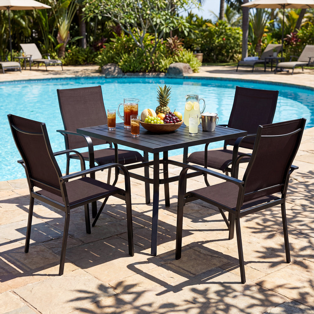 Inclined backrest for a naturally relaxed sitting posture<br>Wide seat for improved comfort and support<br>Supportive armrests to reduce arm and shoulder fatigue<br>Breathable mesh fabric for better airflow in warm weather<br>Wear-resistant material for l