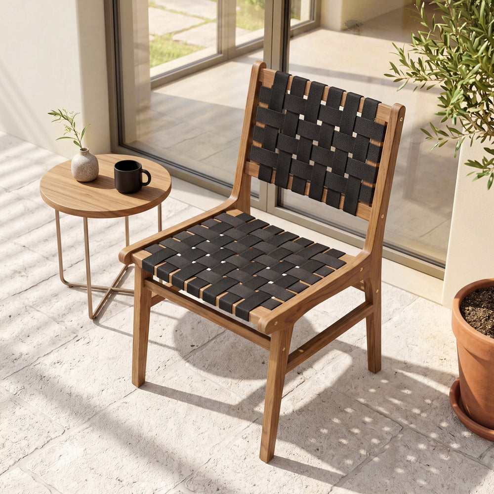 Natural teak elegance brings a warm tone and high stability to your outdoor space<br>The smooth touch accounts for an undeniably premium tactile feeling<br>These reinforced crossbars provide uncompromising structural strength<br>Remain reliable and enduri