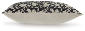  ivory and gray coming together in a simply chic floral design