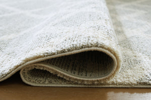 Unawick - Gray / Ivory - Medium Rug