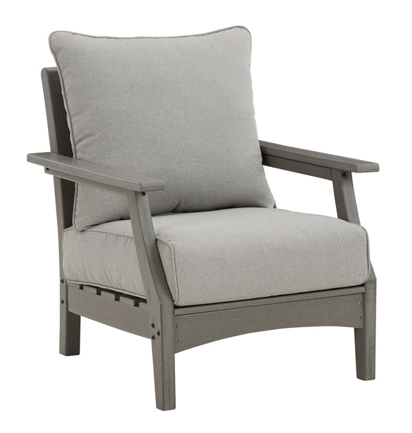  2 Lounge Chairs And Coffee Table