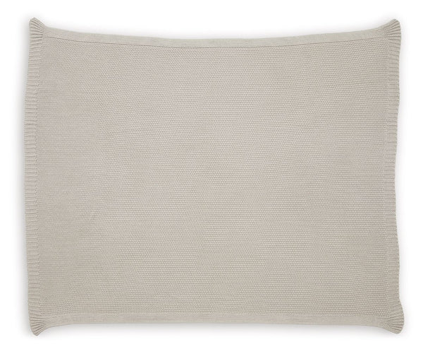  its neutral hue pairs with a variety of decor. Whether this throw is at the foot of the bed or on the arm of your favorite chair