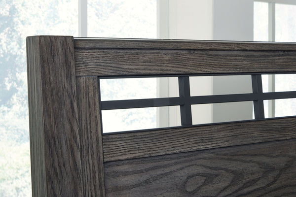 Montillan - Grayish Brown - California King Panel Bed