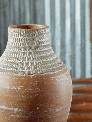  giving it an understated presence to stand alone or in pairs on a shelf or display space.<br/><br/><b>Product Features</b><ul><