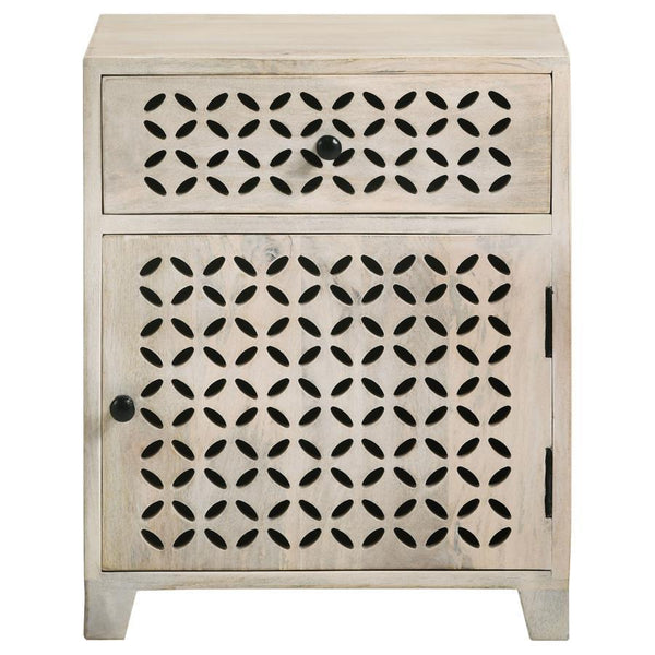 this accent table lends itself nicely to a variety of color pa