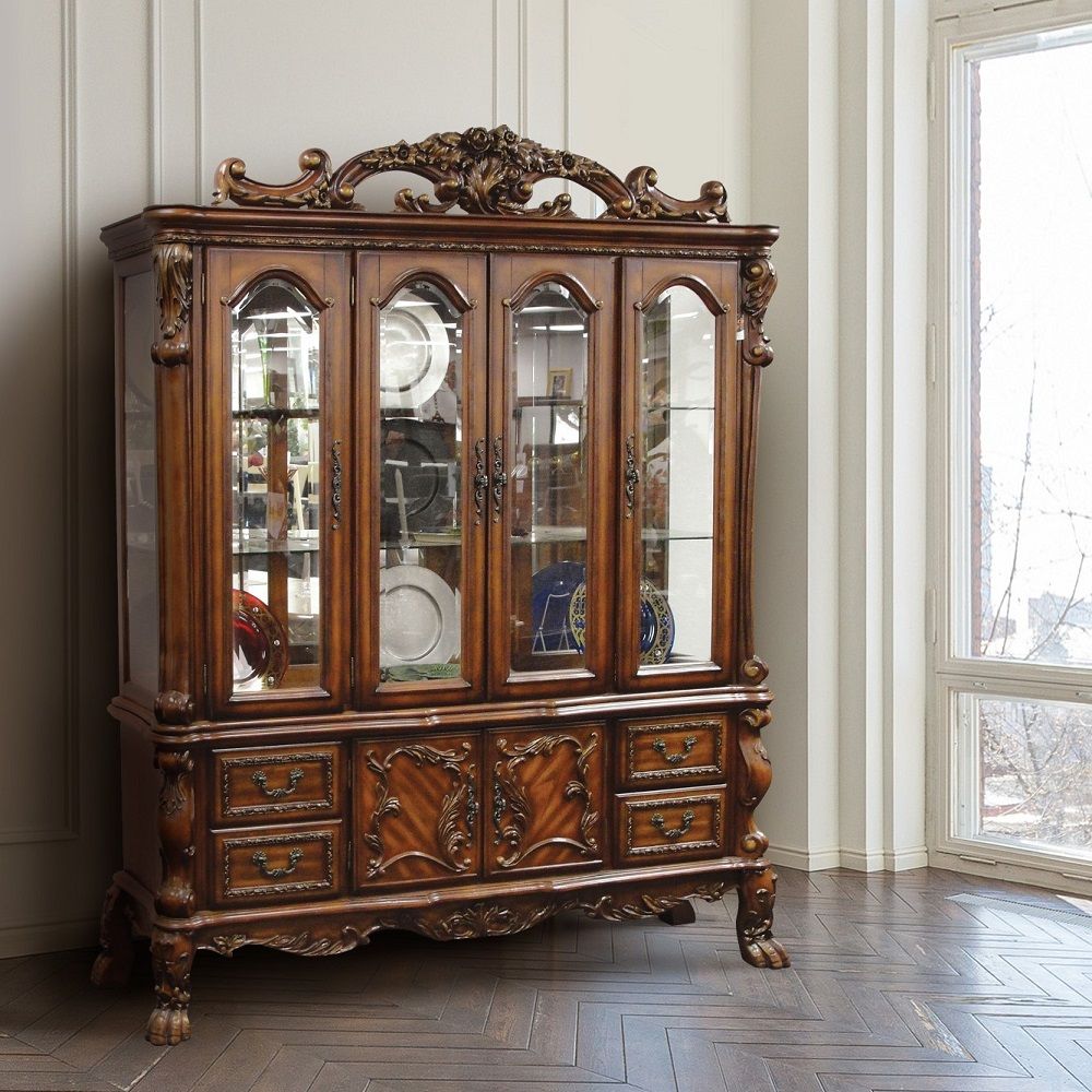 The Dresden traditional collection reflects highly decorative details, pedestal table, oversized claw feet, shaped top and decorative carving inlay veneers on apron. The dining chairs reflect carefully selected wood carving and upholstery in a symphony of