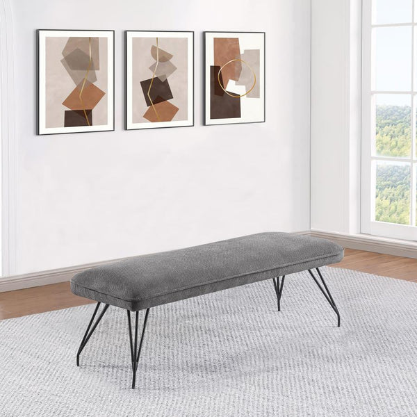  it features splayed