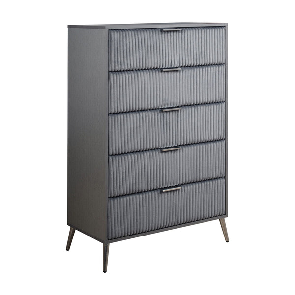 The Kailani 5 Drawer Chest in gray is a perfect blend of modern design, durability, and eco-friendly construction, making it an ideal addition to any bedroom. Expertly crafted from a mix of solid rubberwood, engineered wood, and eco-friendly decorative la