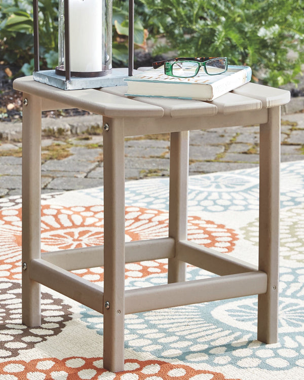  itâ€™s sure to weather the seasons beautifully. Designed to shed rainwater