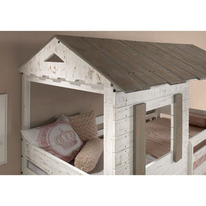  as well as a ladder for easy access to and from the top bed. Perfectly complemented by a Multi