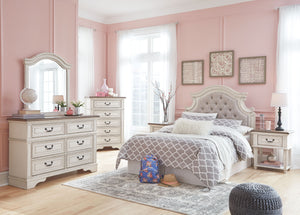 Realyn - White / Brown / Beige - Dresser - 6-drawer