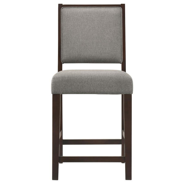  contrasting hues as an elevated dining area. A padded backrest and seat