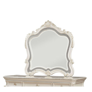 The Chantelle Mirror will bring a luxurious feel to your bedroom. The wooden construction has a sturdy, high-quality feel, and the slightly shimmery finishes have an opulent look that matches other items in the Chantelle collection for easy coordination.<